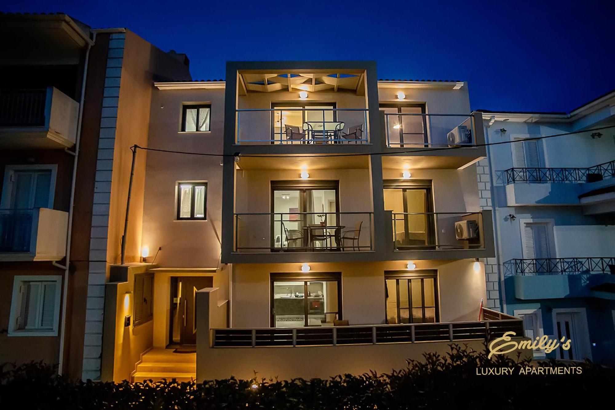 Emily'S Luxury Apartments 아르고스톨리온 외부 사진