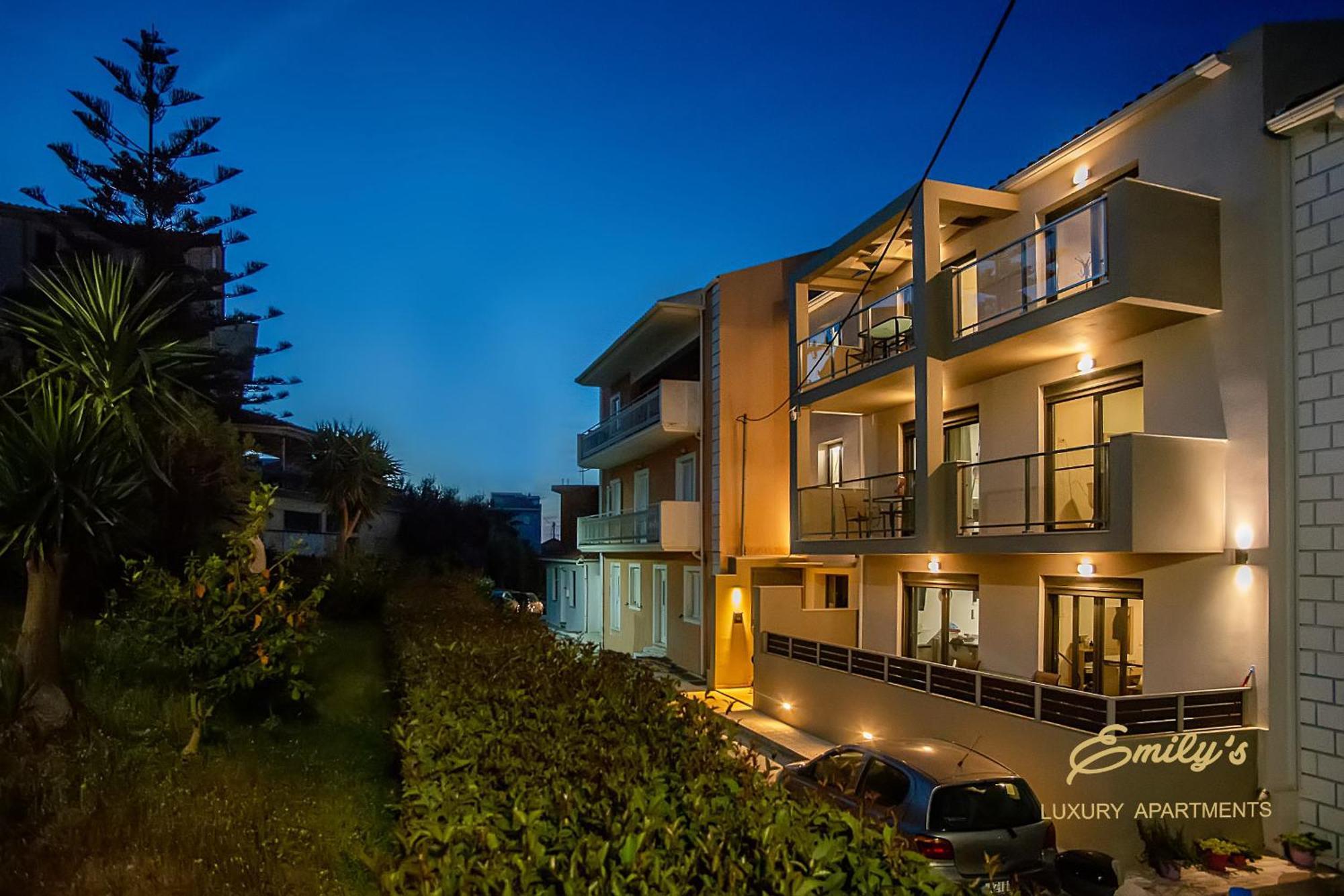 Emily'S Luxury Apartments 아르고스톨리온 외부 사진