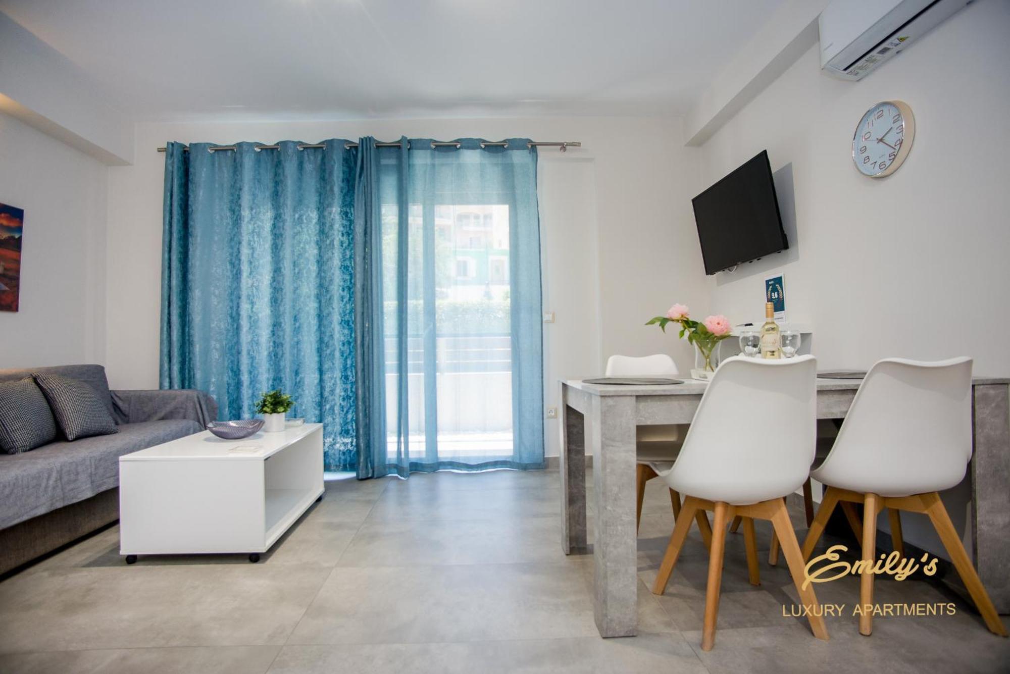 Emily'S Luxury Apartments 아르고스톨리온 외부 사진