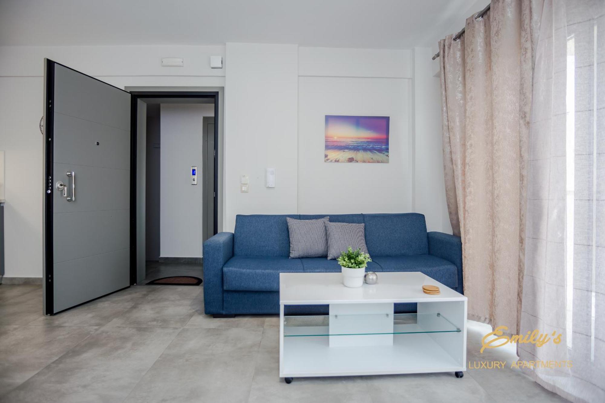 Emily'S Luxury Apartments 아르고스톨리온 외부 사진