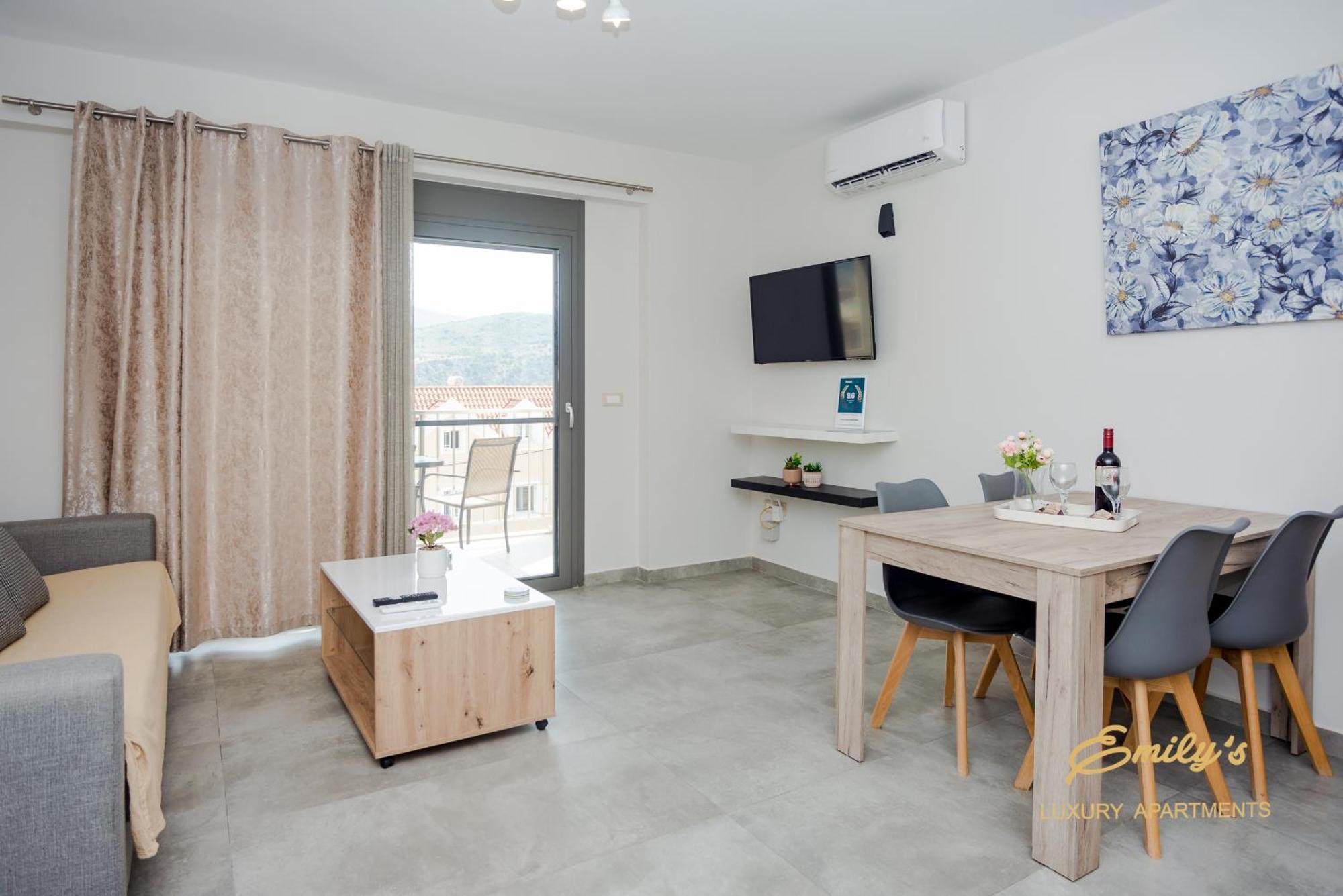 Emily'S Luxury Apartments 아르고스톨리온 외부 사진